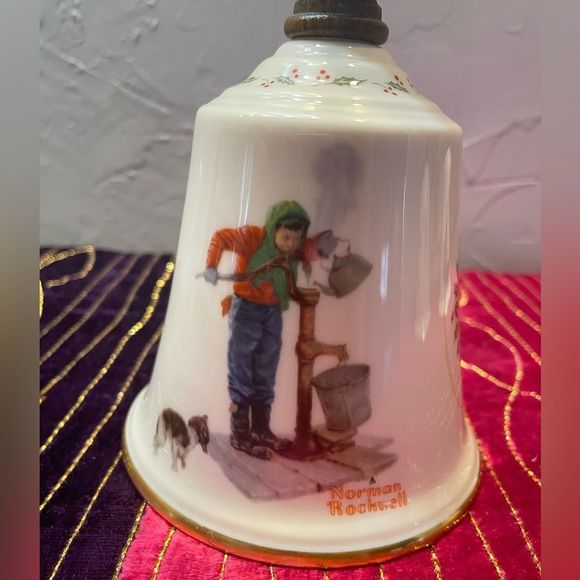 Norman Rockwell Gorham “Chilling Chore” 1977 Bell - Picture 10 of 10